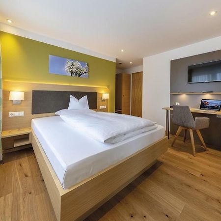 Gasthof - Hotel Zum Ochsen Gmbh Berghulen ภายนอก รูปภาพ