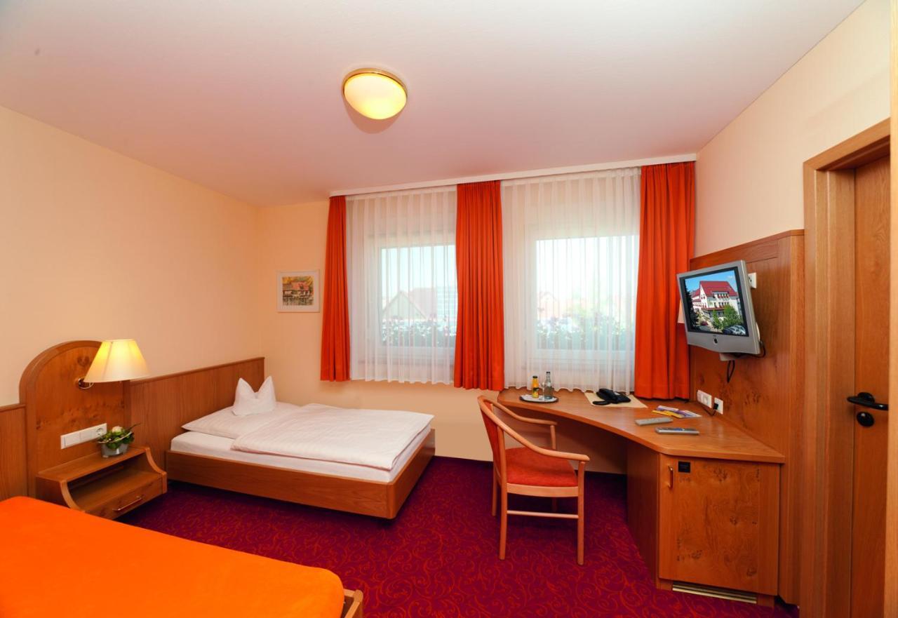 Gasthof - Hotel Zum Ochsen Gmbh Berghulen ภายนอก รูปภาพ