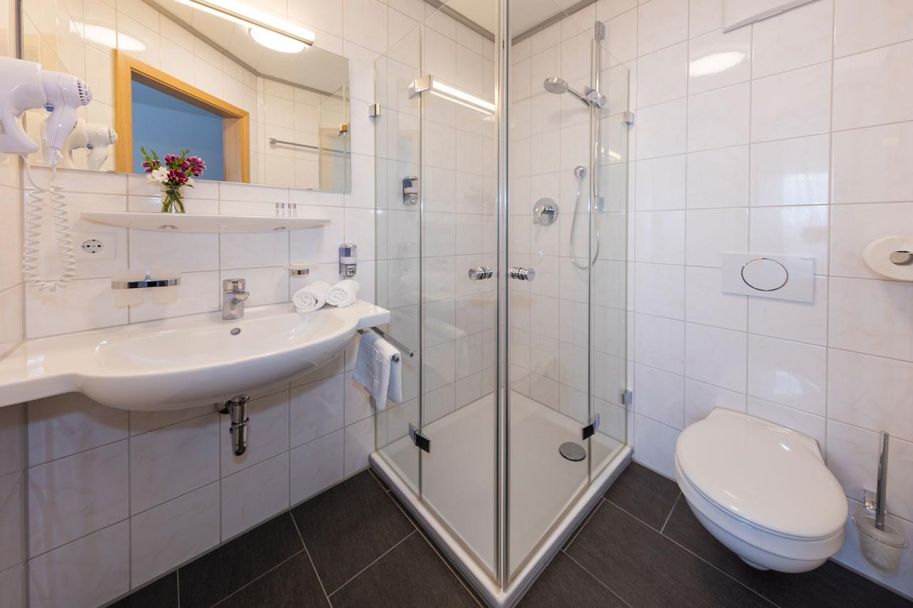 Gasthof - Hotel Zum Ochsen Gmbh Berghulen ภายนอก รูปภาพ