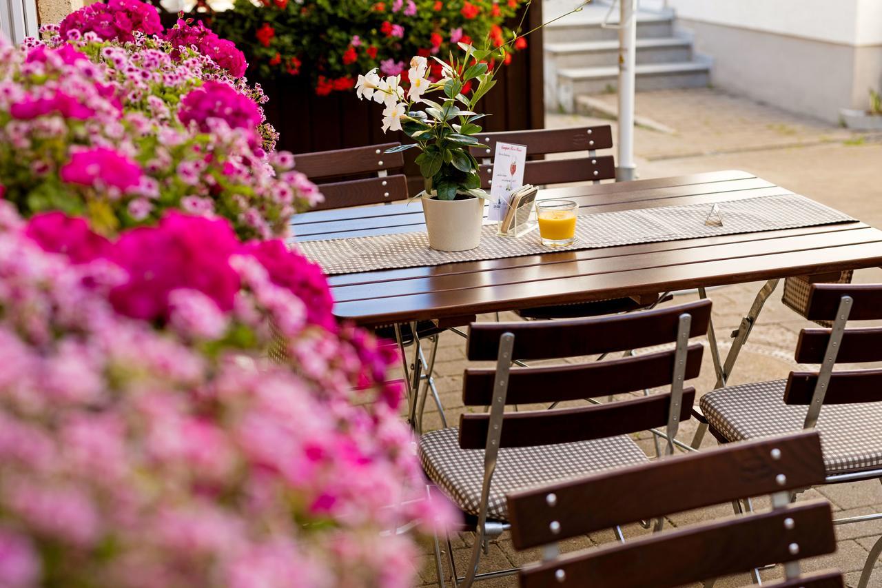 Gasthof - Hotel Zum Ochsen Gmbh Berghulen ภายนอก รูปภาพ
