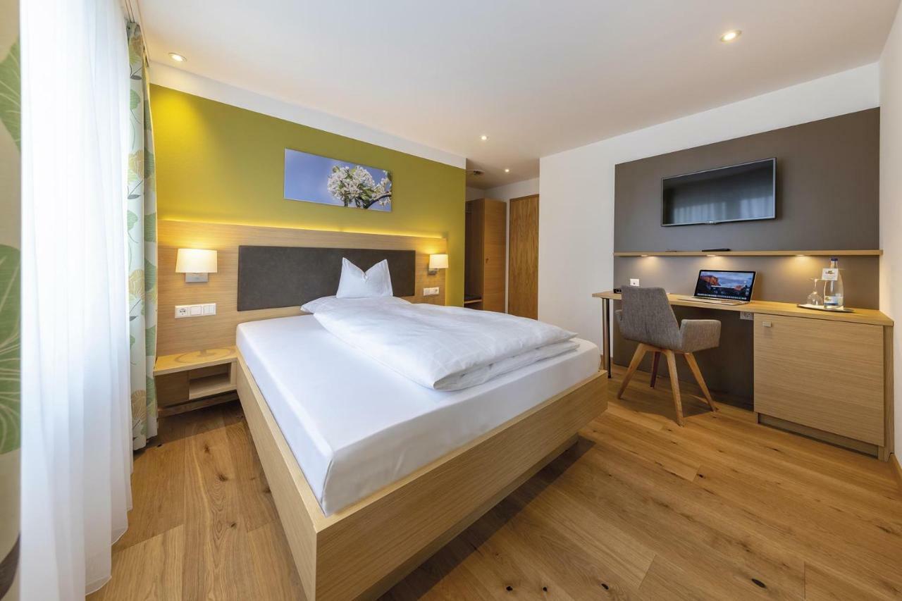 Gasthof - Hotel Zum Ochsen Gmbh Berghulen ภายนอก รูปภาพ