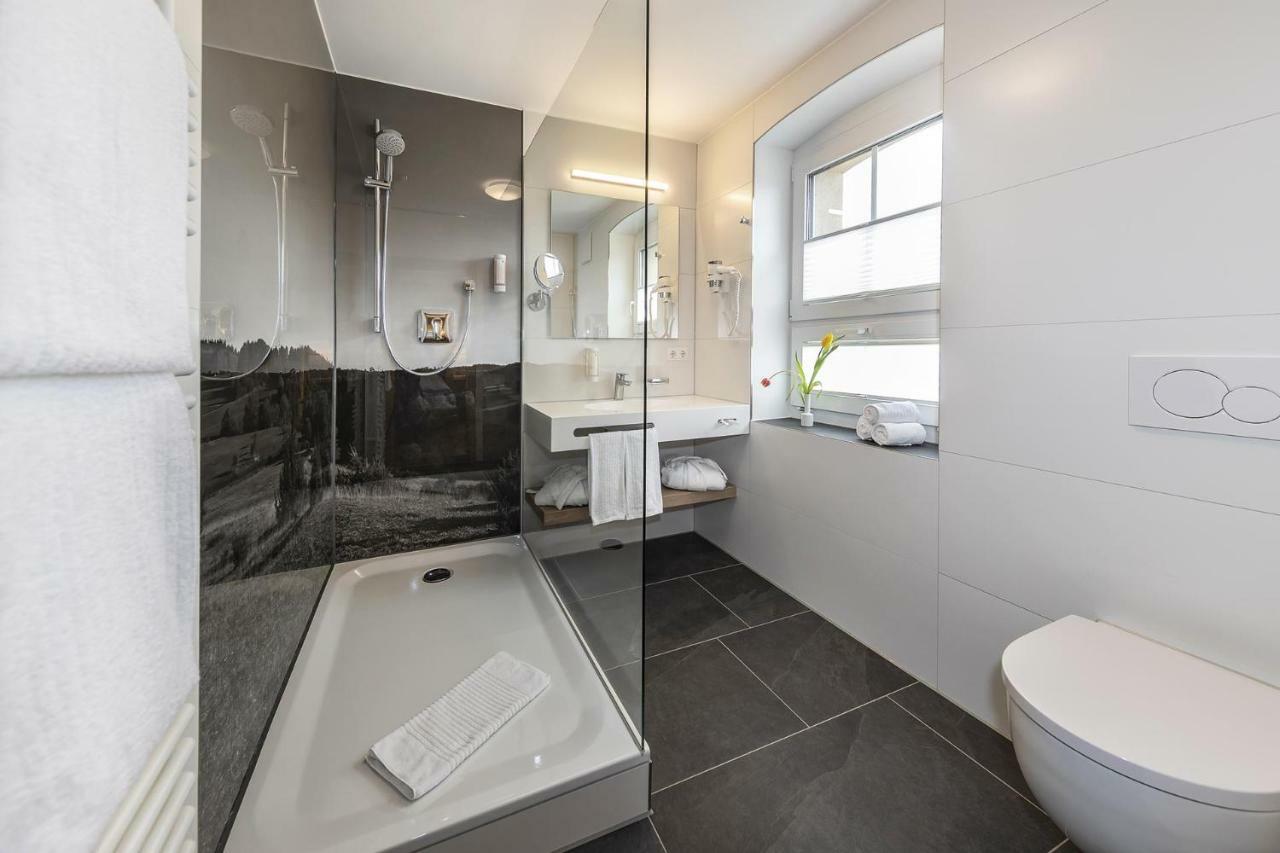 Gasthof - Hotel Zum Ochsen Gmbh Berghulen ภายนอก รูปภาพ